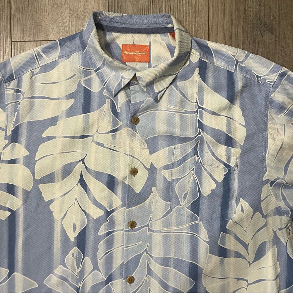 Tommy Bahama Button Up Shirt Men's L Palm Trees 100% Silk Short Sleeve Summer